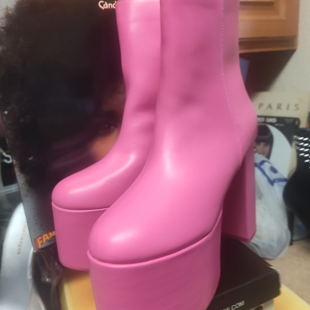 Women's Pink Platform Ankle Boots By Ego,size 5